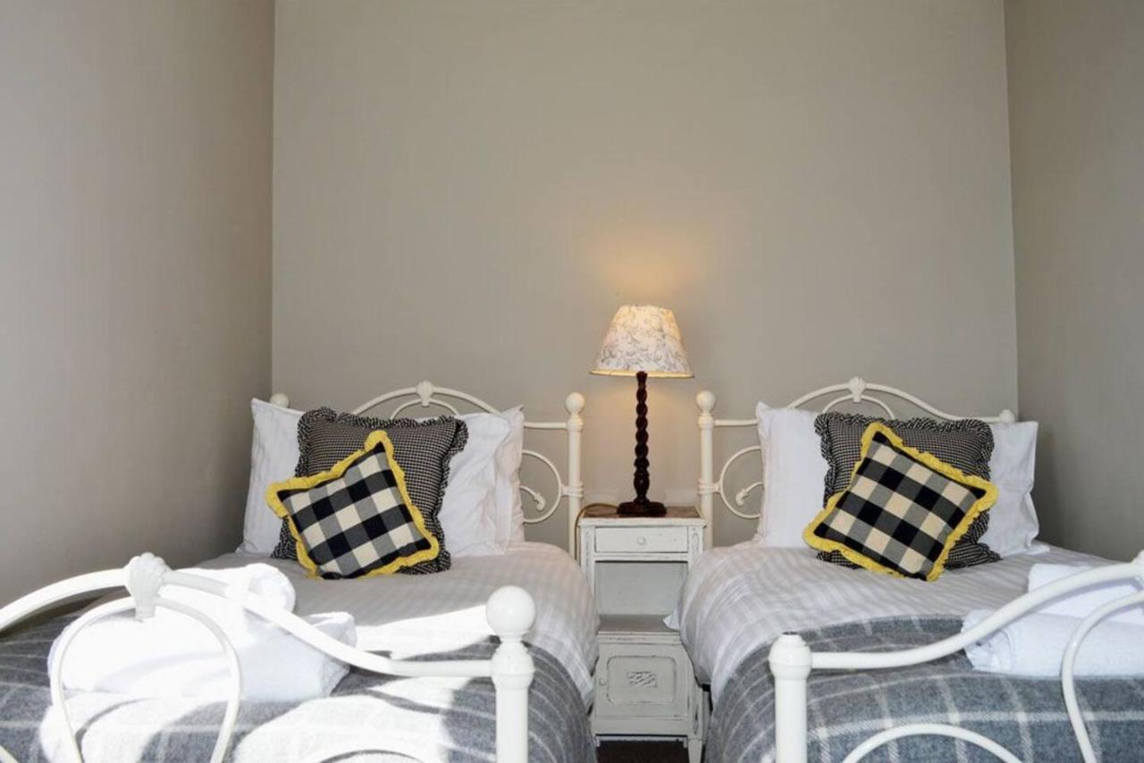 Number 20 - Central, Classic Style, Private And Parking Dartmouth Eksteriør billede