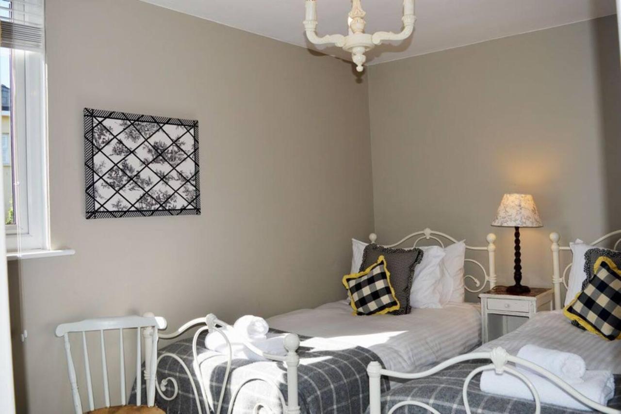 Number 20 - Central, Classic Style, Private And Parking Dartmouth Eksteriør billede